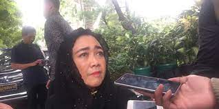 Apa yang sebenarnya terjadi di antara putri sukarno ini? Ff2yhbrglncpdm
