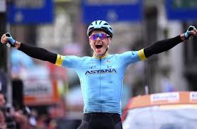 Het vaak slechte weer en pittige heuvels, vooral aan het einde van de koers (wanneer je de benen al goed. Fuglsang Wint Natte En Barre Editie Van Luik Bastenaken Luik Fiets Nl Race En Mtb Website