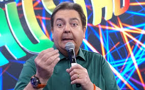 The best silvas memes and images of june 2021. Globo Entra Na Brincadeira E Sugere Romance Entre Faustao E Selena Gomez Noticias Da Tv