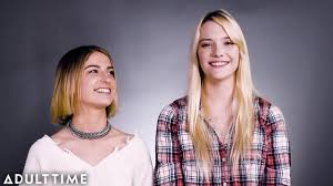 Kristen & Kenna on How they Like to Eat Pussy - XNXX.COM