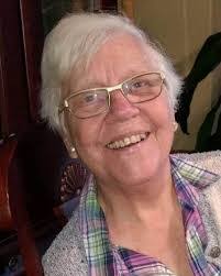 Beth Bouchard's Instagram, Twitter & Facebook