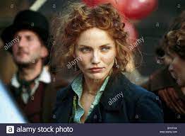 Cameron michelle diaz (born august 30, 1972) is a retired american actress who is also an author, producer, and model. Cameron Diaz Gangs Of New York 2002 Stockfotografie Alamy