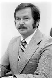 Everett Kelly's Instagram, Twitter & Facebook