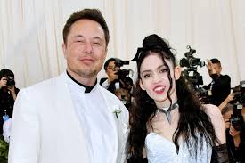 Elon musk elon's home in bel air, a 20,000 square foot place complete with pool, tennis court and wine cellar. Elon Musk Grimes Das Bedeutet Der Seltsame Babyname Gala De
