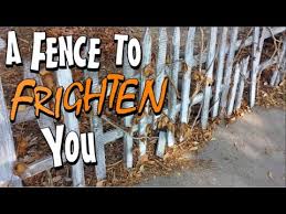 Ideas to decorate fences fo halloween : Diy Halloween Fence For Your Yard Display Halloween Decoration Idea Youtube