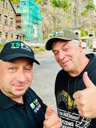 Karl Hinrichsen's Instagram, Twitter & Facebook