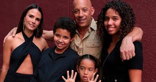Вин дизель (vin diesel), биография вин дизеля (vin diesel biography) bio.thestars.ru. Vin Diesel S Kids Join Fast Furious Stars At F9 Screening