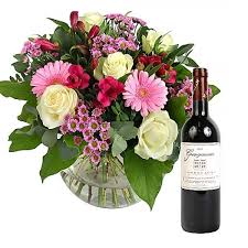 Flower & wine gift sets whatever the occasion, our delectable pairings of beautiful flower bouquets and flavoursome fine wines are sure to put a smile on their face. Beautiful Smile With Red Wine Medium Flower Bouquet Delivery Flower Delivery Uk Birthday Flower Delivery