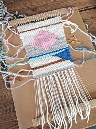 Mon Premier Tissage Diy Ultra Facile Metier A Tisser Laine Metier A Tisser Fabriquer Tissage De Tapisserie