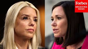 Phoebe Joy, Vicky Bloom, Scarlett Night South Of The Border (RIPE Burlesque  & Cabaret Oct 2012)