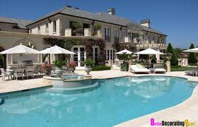 Home decor lisa vanderpump house villa rosa outdoor dining room beverly hills houses decor vanderpump formal dining room new homes. Celebrity Homes Real House Wife Lisa Vanderpump S Beverly Hills Mansion Betterdecoratingbiblebetterdecoratingbible