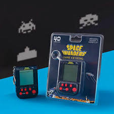 (nota, no son 80 juegos, es el video número 80). Space Invaders Mini Maquina De Arcade Keyring Retro 80s Consola De Juegos De 8 Bits Regalo Ebay