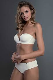 Shop our favorite clothing from sleepwear and sportswear to beauty and swim. Lisca La Collezione Di Intimo E Pigiami Autunno Inverno 2019 2020 Le Shopping News