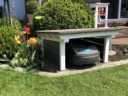 Garage Im Schwedenstil Fur Den Mahroboter Bauanleitung Zum Selberbauen 1 2 Do Com De Mahroboter Garage Selber Bauen Garage Selber Bauen Garage Mahroboter