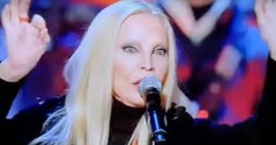 Riccardo si è innamorato perdutamente di nicoletta (strambelli, nome di patty pravo ndr), anche perché lei era una donna bellissima, straordinaria che per me rappresenta l'ultima diva della musica italiana e lui ha perso la testa e alla fine ha scelto l'amore. Il Cantante Mascherato Gaffe Clamorosa Di Patty Pravo Della Gherardesca Libero Quotidiano