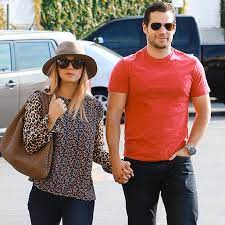 The pair is reported to have gotten together after cavill's romance with actress gina carano ended in may. Henry Cavill And Kaley Cuoco Split After 12 Days Ew Com