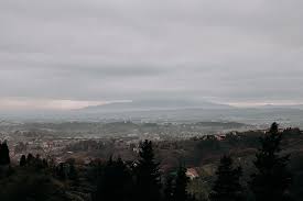 A walk among the citrus trees in Buggiano Castello