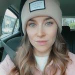 Heather Biscoe's Instagram, Twitter & Facebook