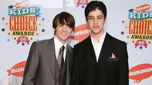 In 2005 he independently released his debut album, telegraph, released under bell's own name. Vom Kinder Star Zum Knacki Drake Bell Muss Ins Gefangnis Promiflash De
