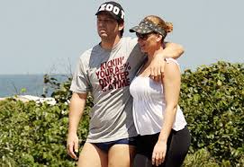 Feb 08, 2008 · quando o ator mario frias (36) marcou seu casamento com a publicitária juliana camatti da silva (24) para o dia 31 de janeiro de 2008 na paradisíaca praia da ponta do papagaio, na cidade de palhoça, na grande florianópolis, em santa catarina, não imaginava que teria que passar por uma verdadeira prova de amor, paciência… Mario Frias Caminha De Camiseta E Sunga Pela Praia O Fuxico