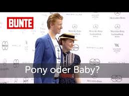 Wir stellen uns die hochzeit von enie van de meiklokjes und tobias staerbo (keyboarder der sängerin aura dione) ungefähr so vor: Enie Van De Meiklokjes Baby Nach Der Hochzeit Bunte Tv Youtube