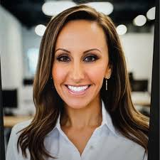 Carrie Barrow's Instagram, Twitter & Facebook