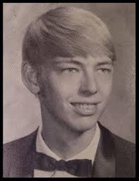 I am a descendant of Seaborn Ivy Hyatt a fiddler. My grandfather is Robert  Edgar Hyatt b 1904-1980.