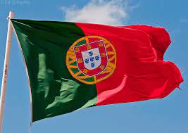 A bandeira nacional de portugal serve também de bandeira e insígnia de guerra , sendo assim hasteada em instalações militares e navios de guerra. Portugal Flag Pictures Bandeira Portuguesa Portugal Bandeiras
