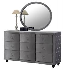 Good value product which was just as described. Meridian Furniture Diamond Canopy Bedroom Set 3 Pc King Size Bed 2 Night Stands Diamonds Tufted Bedroom Sets Home Kitchen