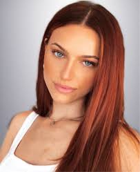 Allison Cornwell's Instagram, Twitter & Facebook