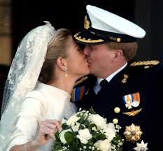 Automagisch goed en slecht nieuws over en rondom koning willem alexander van oranje. Konigliche Hochzeiten Der Erste Kuss Als Royal Gala De