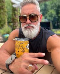 I told you not to turn around😢 It's so sad what's happened to Jasper,  Alberta. I love that town💔