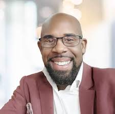 Happy Friday 🙌 Thanks to everyone for all the birthday wishes, calls,  texts, gifts and shout outs yesterday 🎂🎈🎂 #sagittariusseason