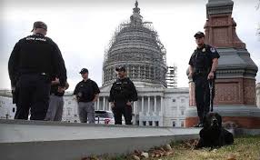 Capitol police cleared the scene of a bomb threat in the vicinity of the u.s. Man Threatens To Detonate Bomb On Us Capitol Hill