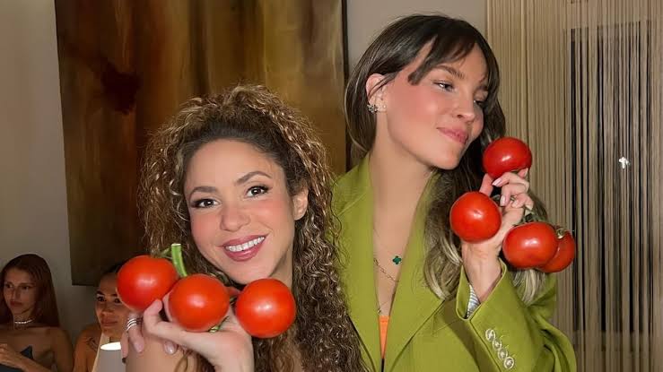 Shakira y Belinda, juntas: este fue el emotivo regalo que recibió la  barranquillera en su más reciente concierto en México - Semana