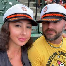 Congratulations to Dr. Namrata Singhania for being recognized by Baltimore  magazine as a #TopDoctor for obstetrics and gynecology. Dr. Singhania is  multilingual in English, Hindi, Punjabi, and Urdu. She sees patients at