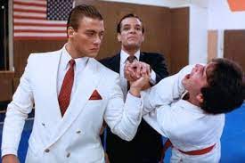 Jason, a bruce lee fan, sees his karate instructor/dad beaten by martial art thugs. Cineclub Filmkritik Karate Tiger