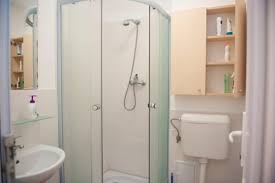 Două fotografii 3x4 cm, cu numele scris pe spatele acestora. Unde Te Cazezi La Camin In Bucuresti Si Cat Costa Cazarea Mobile