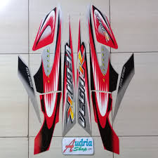 Ngomong ngomong soal vega r new. Stiker Striping Motor Yamaha Vega R 2006 Silver Merah Lazada Indonesia