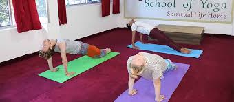 yoga teachers in rishikesh india