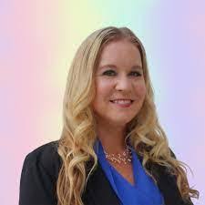 Lisa Syms's Instagram, Twitter & Facebook