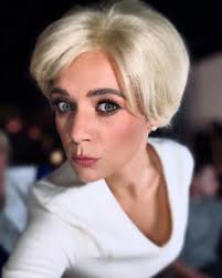 Halo! Agata Duda pyta czy aktualne macie włączony macie kanał  @polsatofficial i oglądacie kolejny odcinek @kabaretnazywopolsat ?! Dzisiaj  mocno odważny odcinek, więc liczę na wasz weekendowy dystans i zluzowanie  portek 🤪😅 Przestańmy