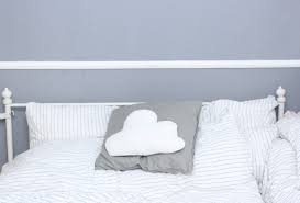 Dank des etwas höheren fußendes gleiten decken nicht so leicht aus dem bett während man schläft. Ikea Hack Zum Leirvik Bett Ars Textura Diy Blog
