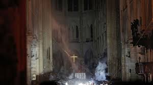 Incendie A Notre Dame De Paris Apres Des Heures De Lutte L Incendie Est Maitrise Par Les Pompiers
