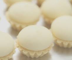 170 g cream cheese 15 g unsalted butter 1/2 sdt vanili 60 g yoghurt 18 g gula 1 bh telur olesan: Resepi Cheese Tart Montok Emoji