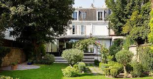 Maybe you would like to learn more about one of these? Bien De Luxe Percez Les Secrets De Beaute De Cette Maison De Maitre Du Xixe A Courbevoie Barnes Hauts De Seine