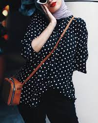 Selamat petang adda ucapkan semoga kita semua dalam perlindungan dan rahmat allah hendaknya. Retro Top Muslimah Fashion Tops On Carousell
