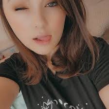 Ashley Lesher's Instagram, Twitter & Facebook