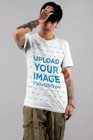 Placeit T Shirt Mockup Of An Androgynous Woman With Tattooed Arms At A Studio In 2020 Shirt Mockup Clothing Mockup Tshirt Mockup