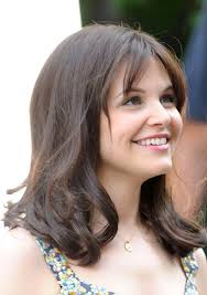 Ginnier goodwin plays snow white on abc on the show once upon a time. 20 Awesome Ginnifer Goodwin Hairstyles That Will Inspire You